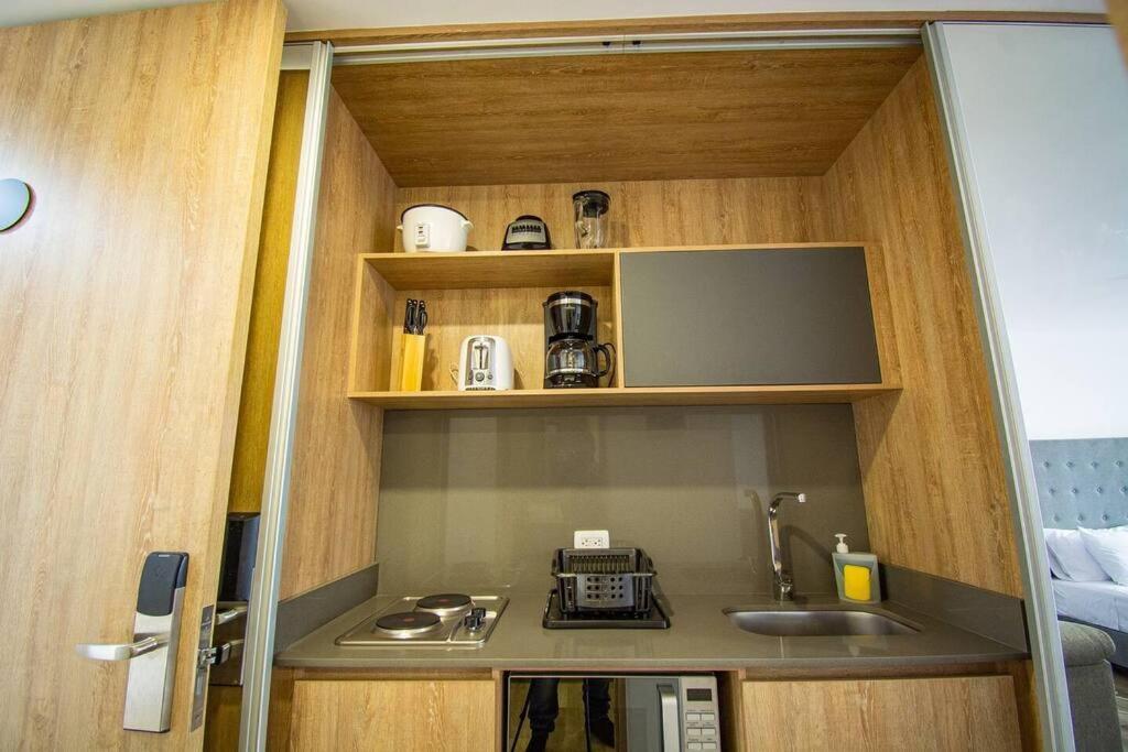 Bright Topfloor A/c, Poblado Coworking1412 Apartment *